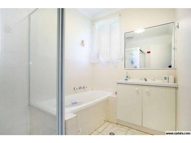 4 AMBROSE ST, Glendenning NSW 2761