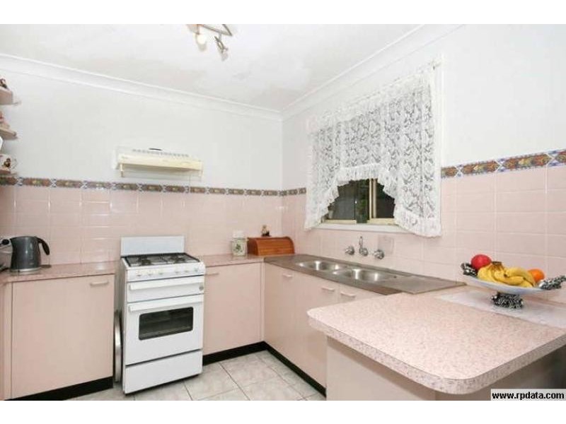 4 AMBROSE ST, Glendenning NSW 2761