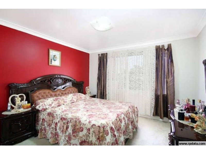 4 AMBROSE ST, Glendenning NSW 2761