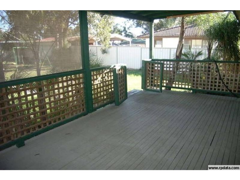 13 Harlow Ave, Hebersham NSW 2770