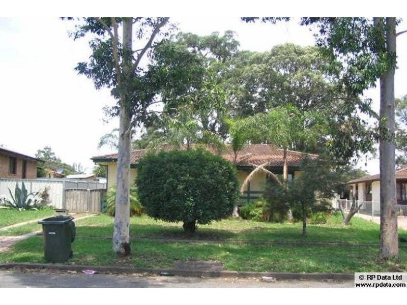 13 Harlow Ave, Hebersham NSW 2770