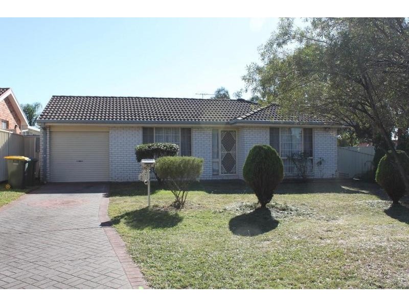 2 Lapwing Way, Plumpton NSW 2761