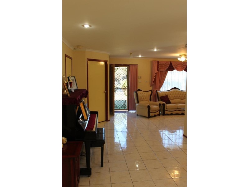 2 Lapwing Way, Plumpton NSW 2761