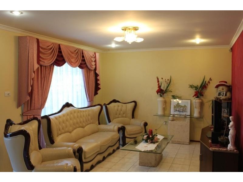 2 Lapwing Way, Plumpton NSW 2761