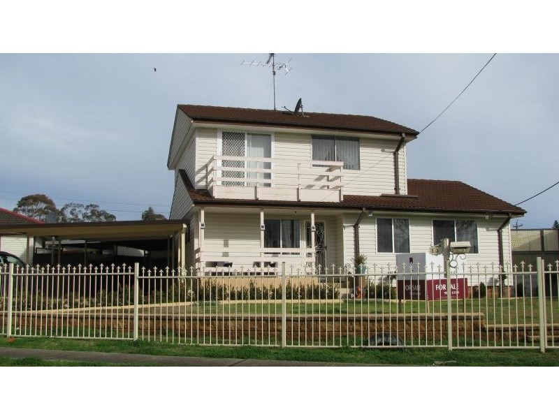 13 Riddell Crescent, Blackett NSW 2770