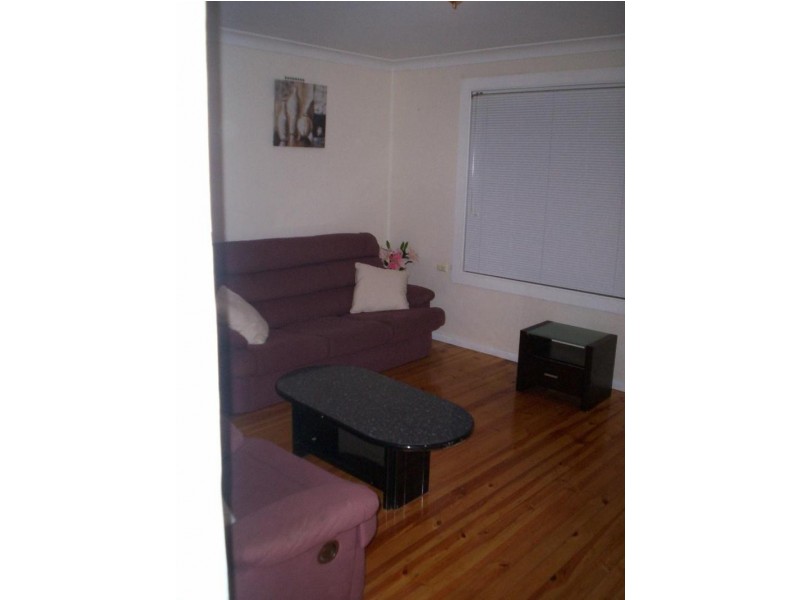 21 Tarawa Road, Lethbridge Park NSW 2770