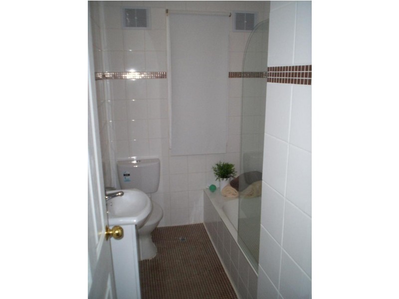 21 Tarawa Road, Lethbridge Park NSW 2770