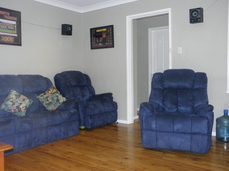 42 Barlow Street, Cambridge Park NSW 2747