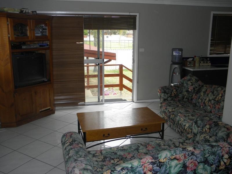 42 Barlow Street, Cambridge Park NSW 2747