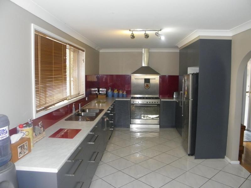 42 Barlow Street, Cambridge Park NSW 2747