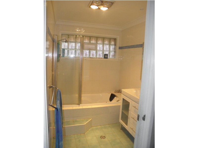 42 Barlow Street, Cambridge Park NSW 2747