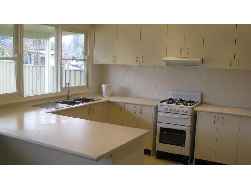 15 Beaconsfield Road, Rooty Hill NSW 2766