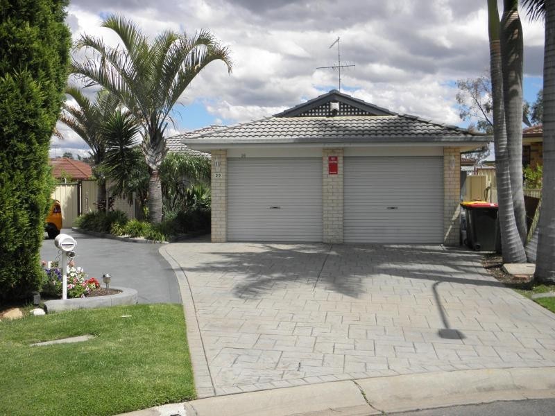 35 Willow Grove, Plumpton NSW 2761