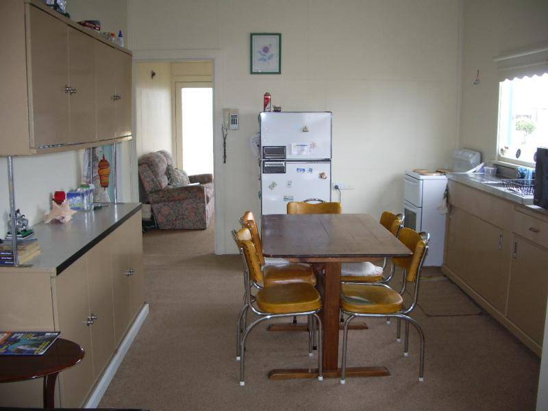 98 MEYLIN STREET, Port Macdonnell SA 5291