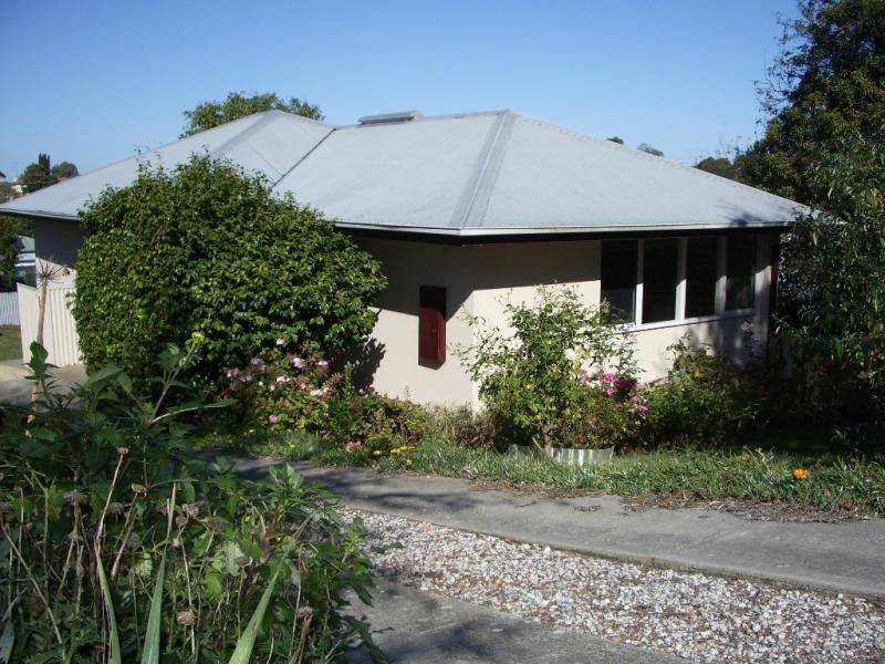 6 HOLLOWAY CRESCENT, Mount Gambier SA 5290