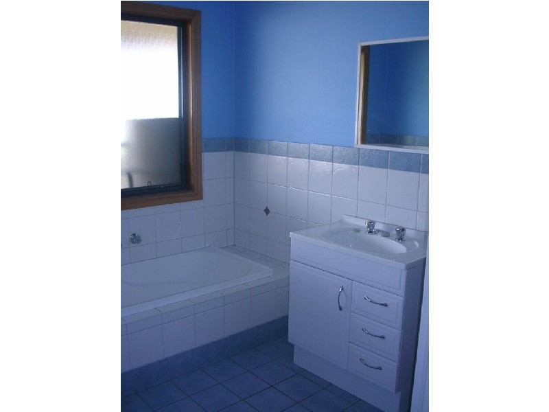 . ROBE ROAD, Penola SA 5277