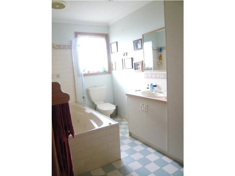 27 SINCLAIR STREET, Mount Gambier SA 5290