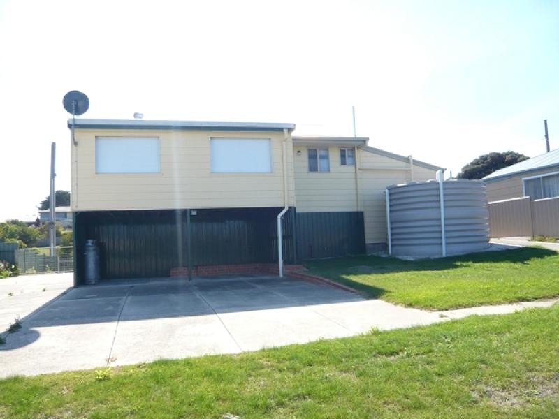 1 Neil Black Street East, Nelson VIC 3292