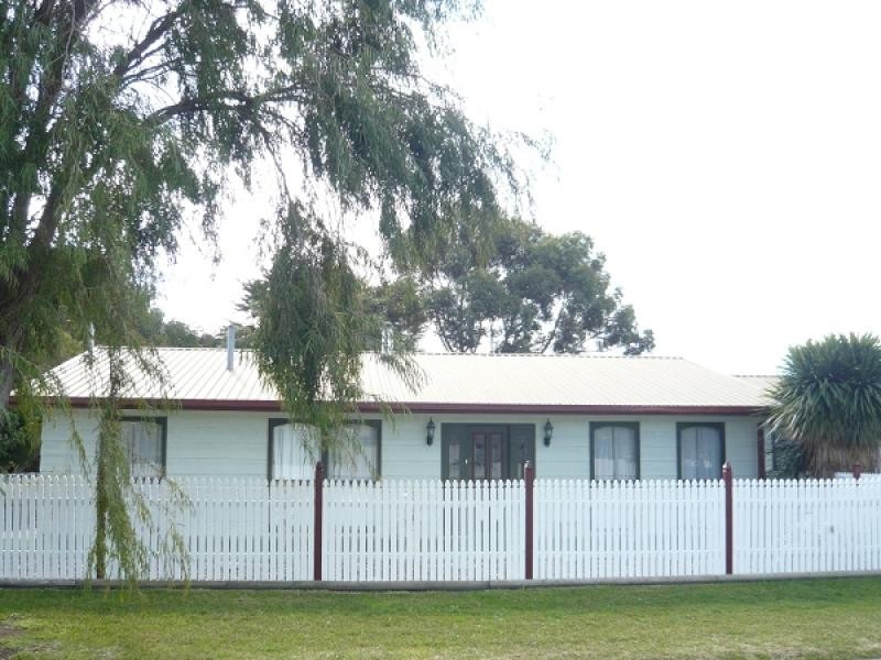 1 Peters Street, Tantanoola SA 5280