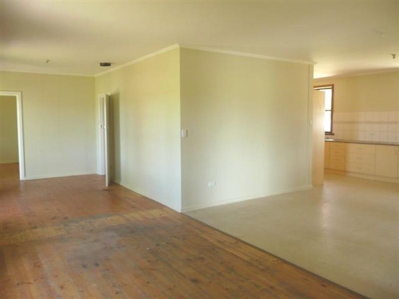 21-23 Degaris Street, Millicent SA 5280