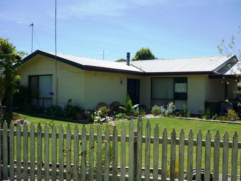 2 Anne Street, Tarpeena SA 5277