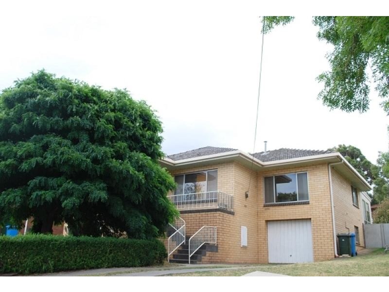 16 Sinclair Street, Mount Gambier SA 5290