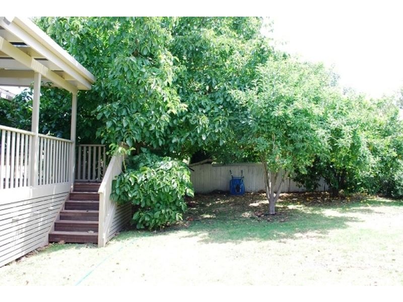 16 Sinclair Street, Mount Gambier SA 5290