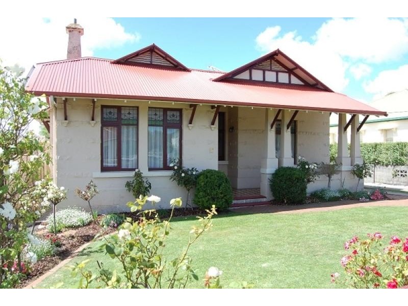 17 Gwendoline Street, Mount Gambier SA 5290