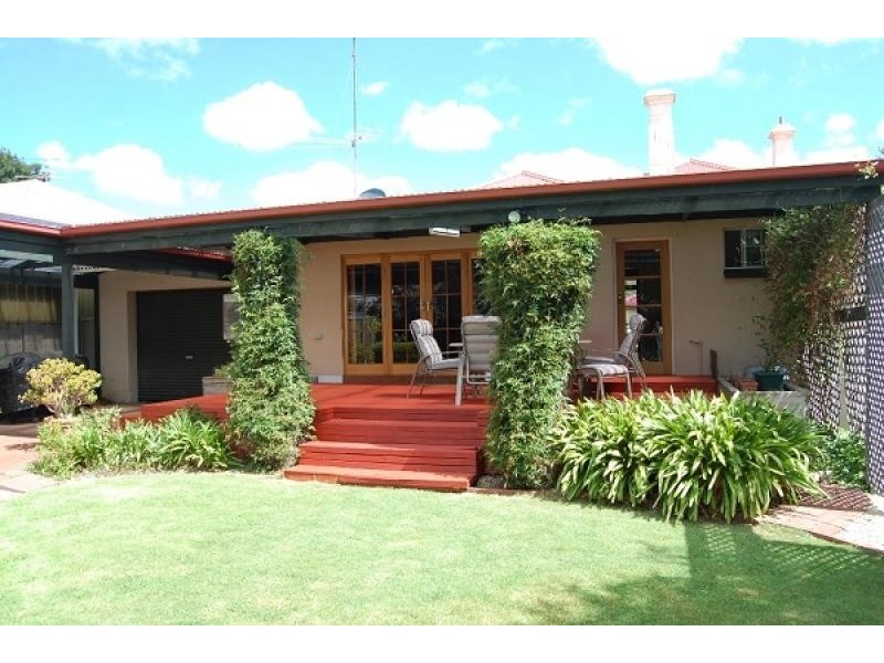 17 Gwendoline Street, Mount Gambier SA 5290