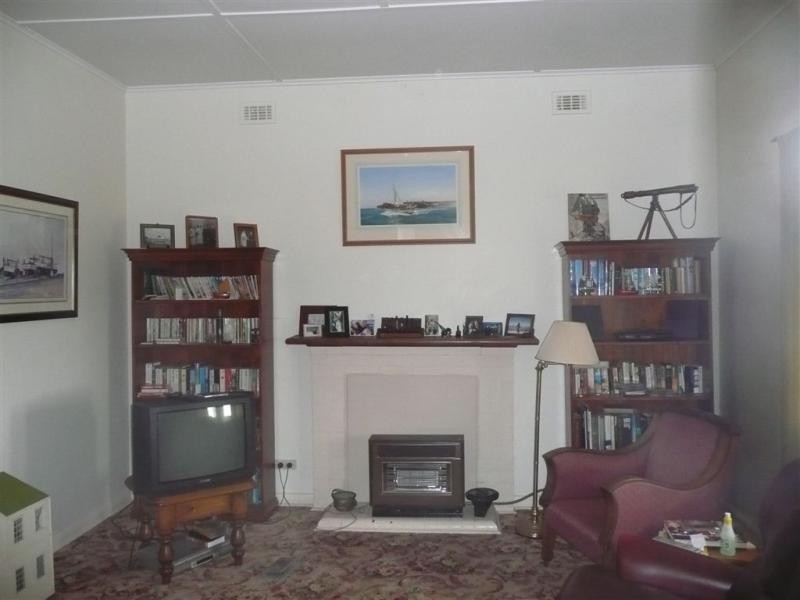 39 Railway Terrace, Beachport SA 5280