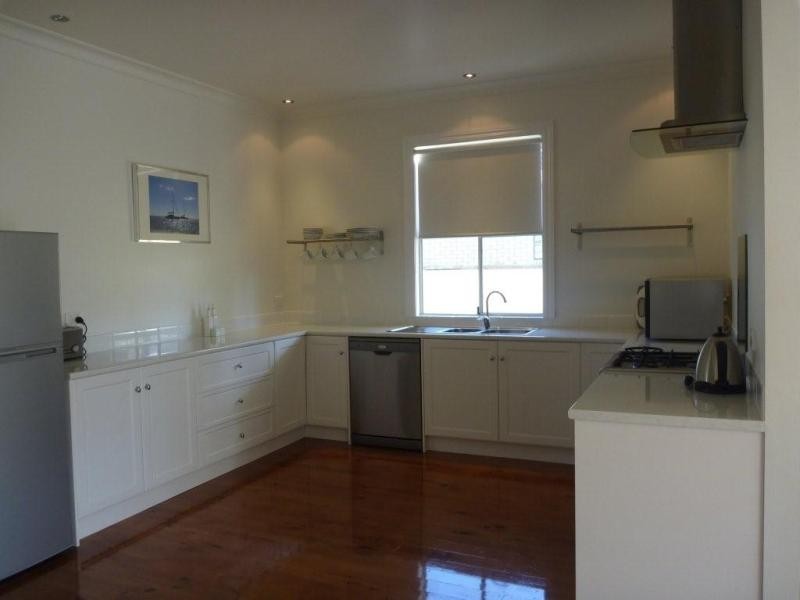 2 Lanky Street, Beachport SA 5280