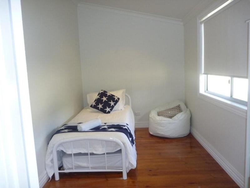 2 Lanky Street, Beachport SA 5280