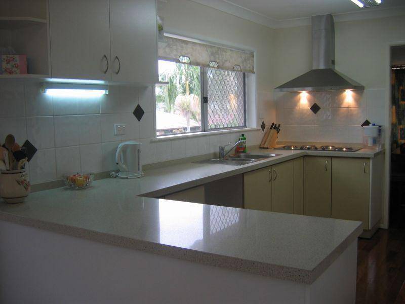 8 GLEASON STREET, Mcdowall QLD 4053