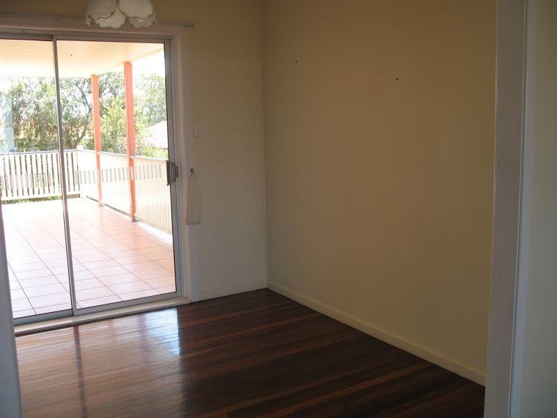 33 REDWOOD STREET, Stafford Heights QLD 4053