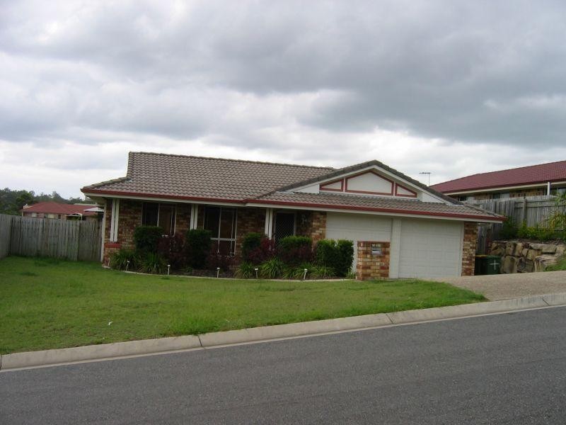 5 LYNAGH COURT, Arana Hills QLD 4054