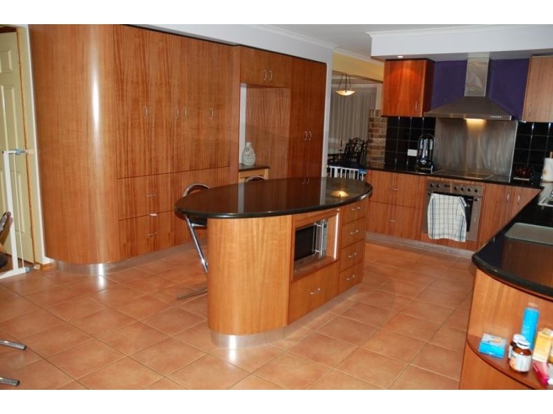 8 Peterson Place, Bridgeman Downs QLD 4035