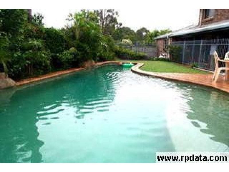 8 Peterson Place, Bridgeman Downs QLD 4035