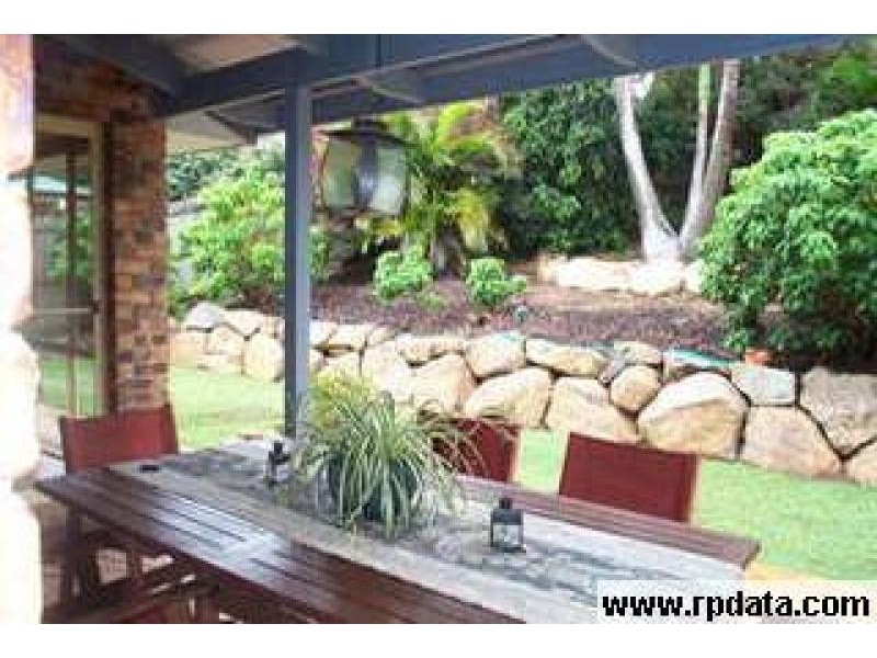 8 Peterson Place, Bridgeman Downs QLD 4035