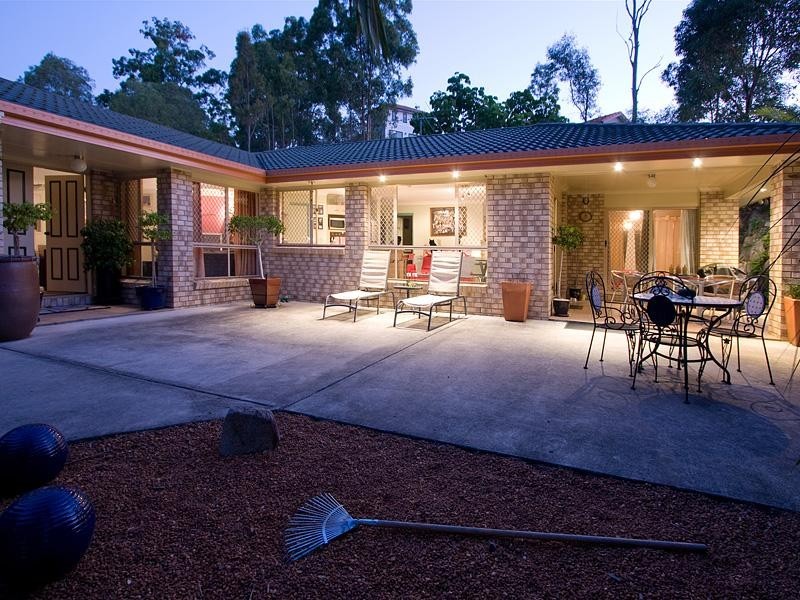 11 GREENFERN PLACE, Ferny Grove QLD 4055