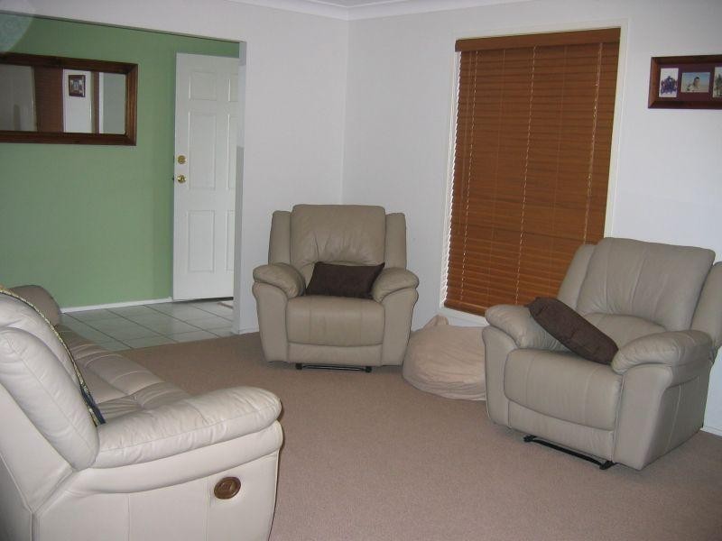 5 Lynagh Court, Arana Hills QLD 4054