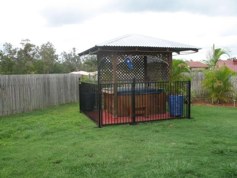 5 Lynagh Court, Arana Hills QLD 4054