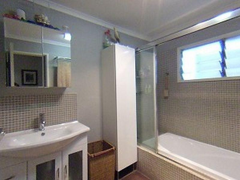 14 Fontaine Street, Stafford Heights QLD 4053