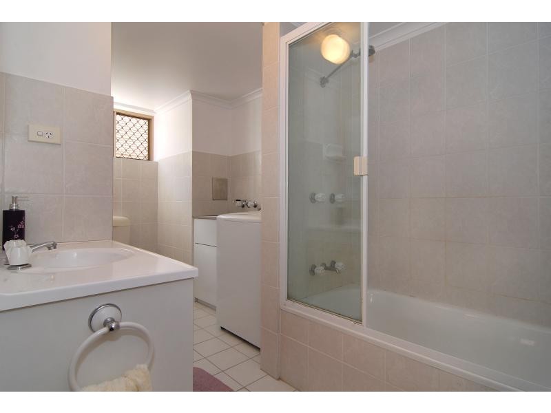 Unit 2/24 Terrace Street, Newmarket QLD 4051