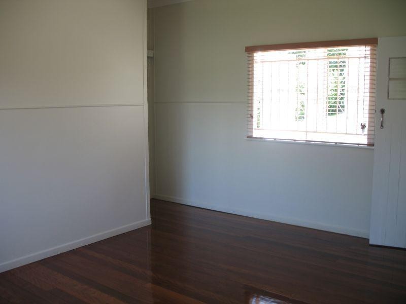 32 Camden Street, Albion QLD 4822