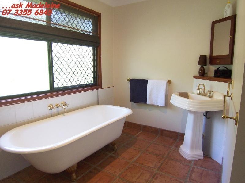 6 Weber Court, Bunya QLD 4055