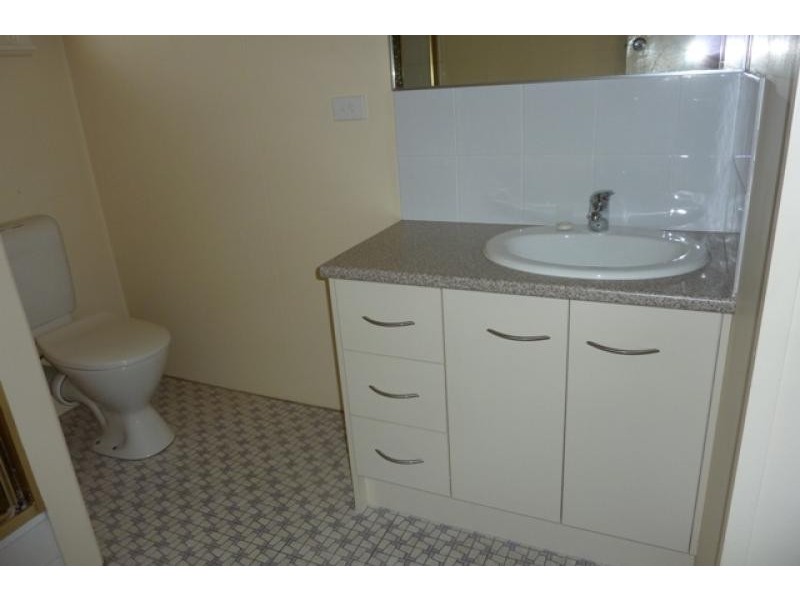 2/8 Montrose Street, Gordon Park QLD 4031