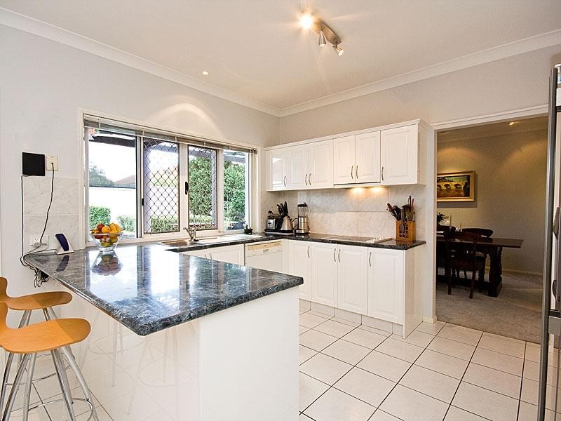 16 Hoop Pine Place, Bridgeman Downs QLD 4035