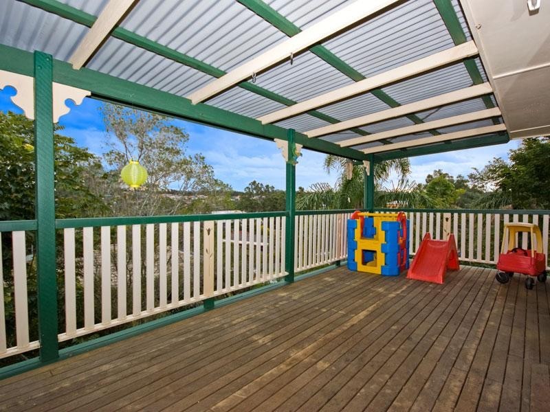 1136 South Pine Road, Arana Hills QLD 4054