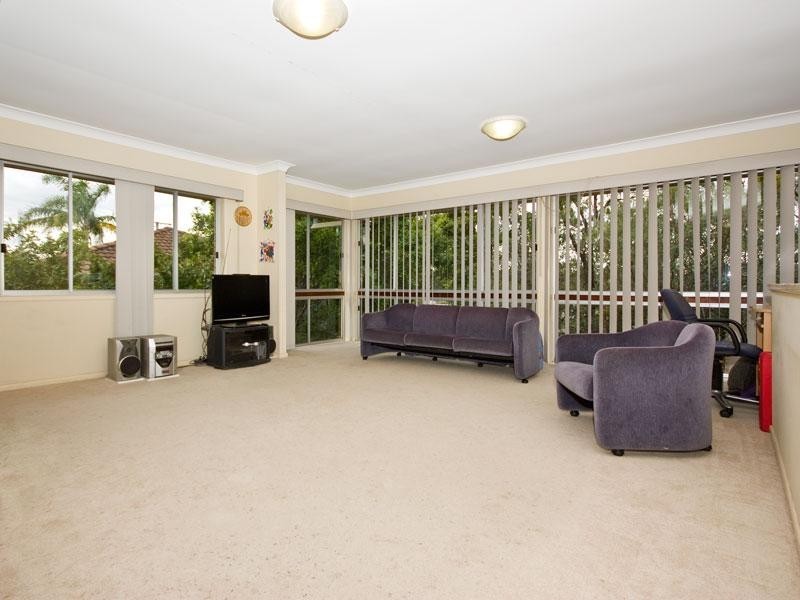 1136 South Pine Road, Arana Hills QLD 4054