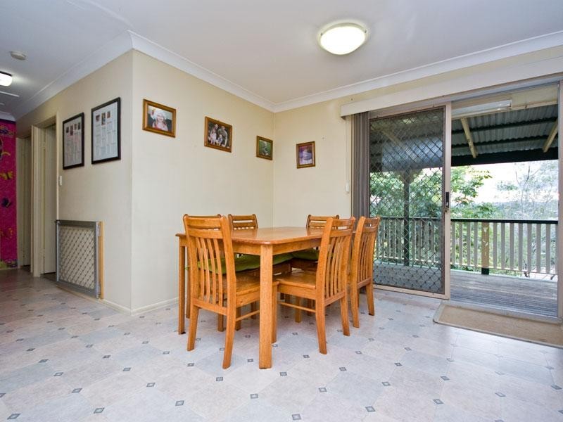 1136 South Pine Road, Arana Hills QLD 4054